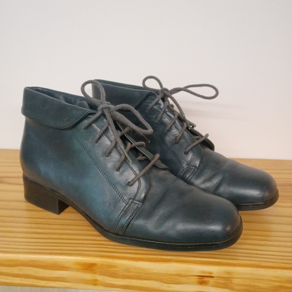 Vintage St. John's Bay Navy Blue Leather Women's Ankle Lace Up Boots Size 7.5 M